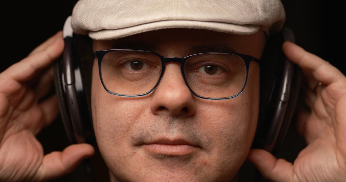 Simone Coen TECNICO DEL SUONO, PRODUTTORE, PRODUTTORE DI LIBRERIE DI SAMPLES, STUDIO MANAGER. Il TURANGALILA RECORDING nasce nel 2023 da una sua idea.